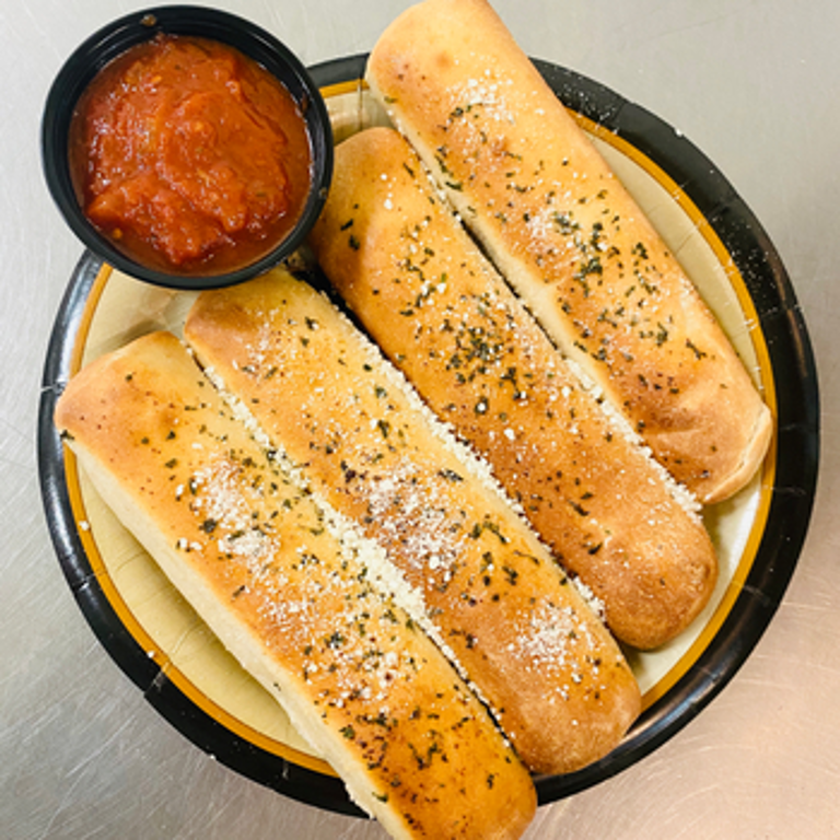 Delicious Breadsticks to Accompany Your Pizza